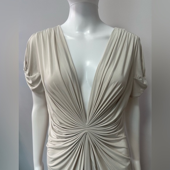 👗 Nothing But Love Plunging Ruched Beige Evening Dress - Size Large ✨ - Picture 5 of 15